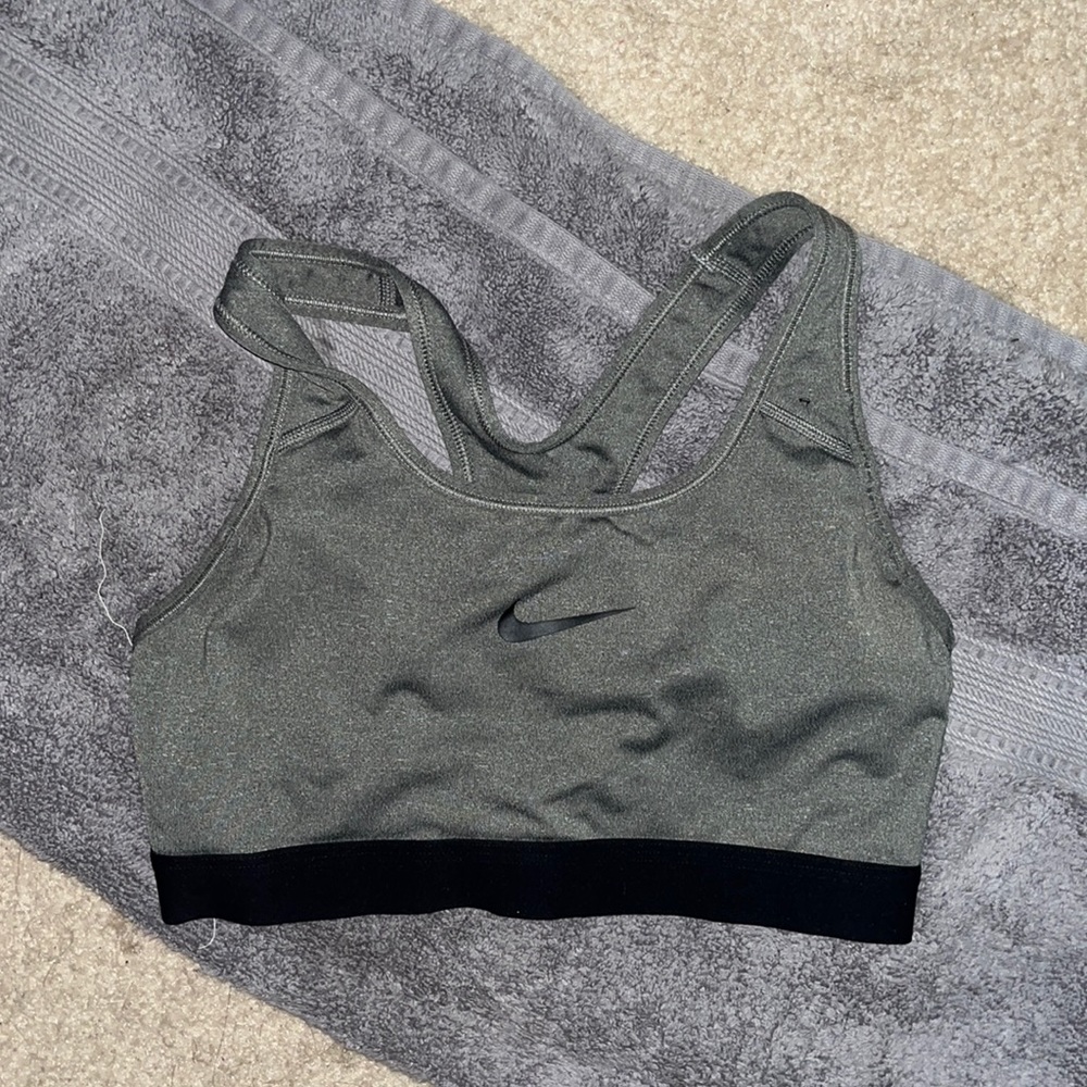 grey and black sports bra with padding inserts